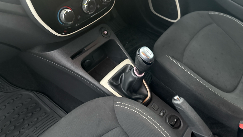 Renault Captur 0.9 TCE 90 Play 5dr Petrol Hatchback